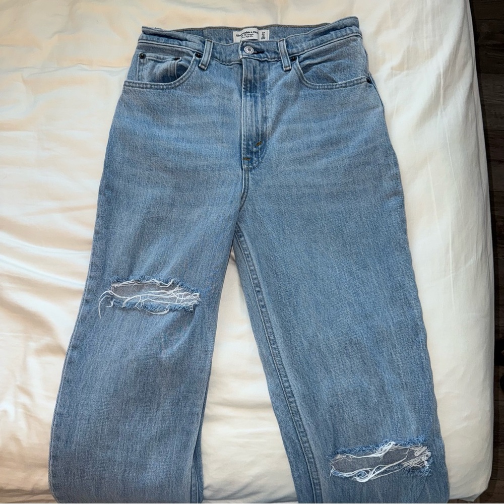 Abercrombie & Fitch “The 90’s Straight Ultra High Rise Jean”